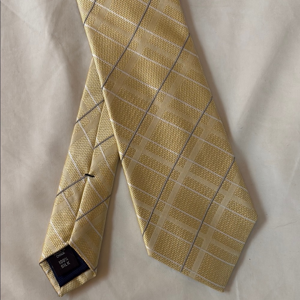 Michael Kors Elegant Yellow Plaid Silk Tie